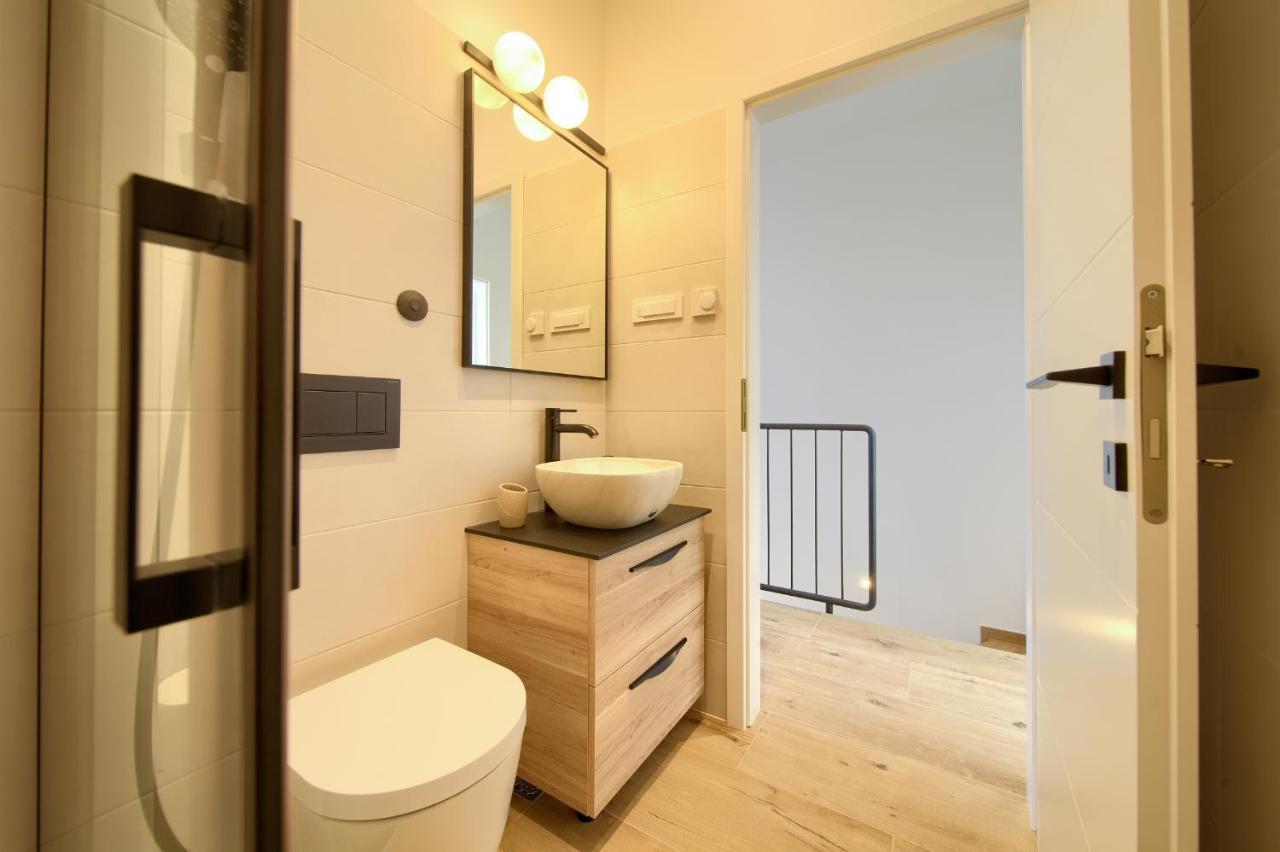 Apartman Placa Njivice Exterior foto